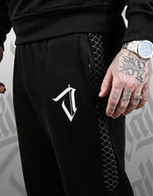 Lade das Bild in den Galerie-Viewer, Jaill J Code Sweatpant Black
